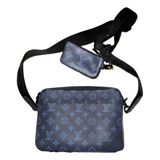 Louis Vuitton Trio Messenger leather bag