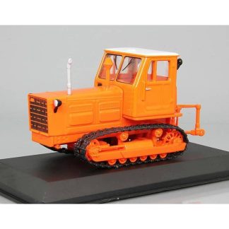 T-4A Druhá generace 1982 1:43 - Hachette Traktory časopis s modelem T-4A MKII - kovový model traktoru
