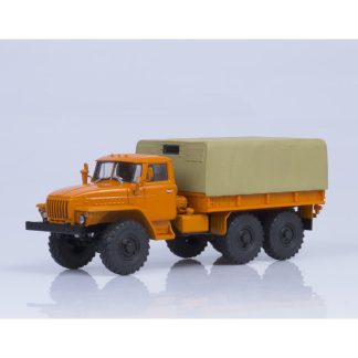 URAL-4320 1:43 - Avtoistoria URAL 4320 - kovový model auta