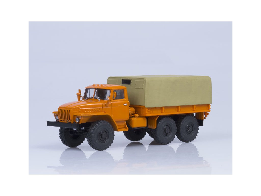 URAL-4320 1:43 - Avtoistoria URAL 4320 - kovový model auta