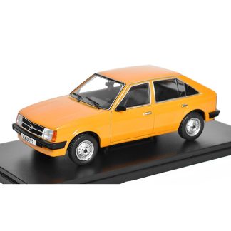 Opel Kadett D 1:24 - WhiteBox Opel Kadett D - kovový model auta
