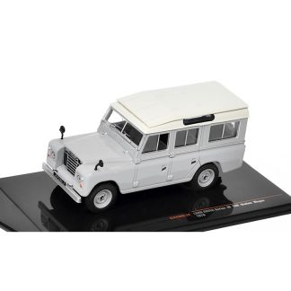 Land Rover Series III 109 Station Wagon 1978 1:43 - IXO Models Land Rover Series III 109 Station Wagon 1978 - kovový model auta