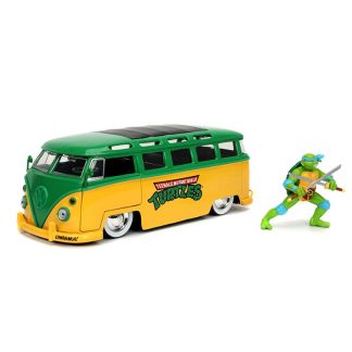 Volkswagen Bus T1 1962 s figurkou Leonardo 1:24 - Jada Toys VW Bus 1962 s figurkou Leonardo 1/24 - sběratelské autíčko