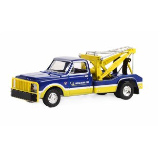 Chevrolet C-30 Pick-up Dually Wrecker 1967 1:64 - GreenLight Chevrolet C 30 Pick up Dually Wrecker Michelin Service Center - kovový model auta