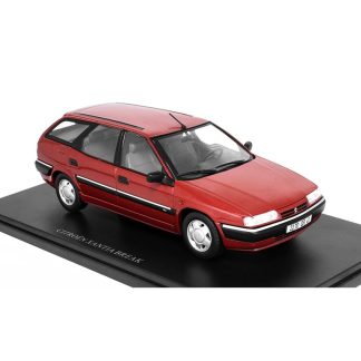 Citroen Xantia Break 1:24 - Hachette časopis s modelem Citroen Xantia Break - kovový model