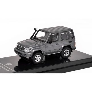Toyota Land Cruiser 71 2014 tmavě šedá 1:64 - PARAGON Models Toyota Land Cruiser 2014 LHD - kovový model auta 1/64