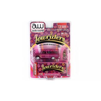 Chevrolet Suburban 1965 s figurkou 1:64 - Auto World Chevrolet Suburban 1965 a figurka - kovový model auta