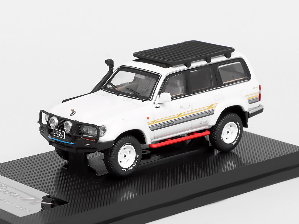 Toyota Land Cruiser LC80 J8 1990 1:64 - KENGFAI Toyota Land Cruiser J8 1990 - kovový model auta 1/64