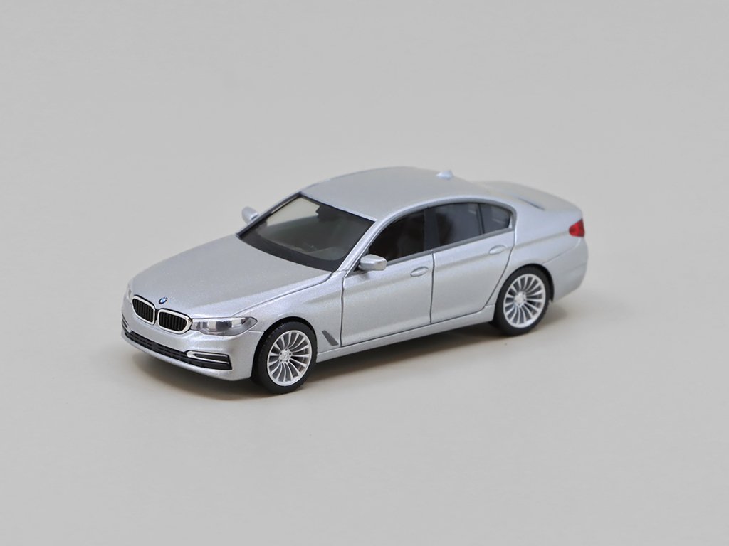 BMW 5 Limo stříbrná 1:87 - Herpa BMW 5er Limo - sběratelský model 1/87