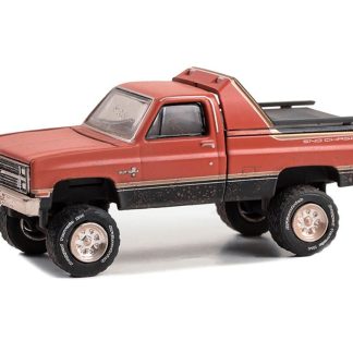 Chevrolet K-10 Scottsdale 4x4 1984 Weathered 1:64 - GreenLight Chevrolet K 10 Scottsdale 4x4 1984 - kovový model 1/64