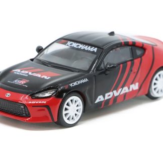 Toyota GR86 Advan 1:64 - POP RACE Toyota GR 86 Advan - kovový model auta 1/64
