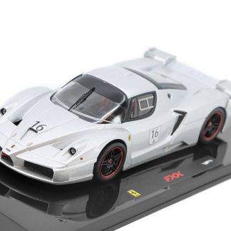 Ferrari FXX 2006 #16 1:43 stříbrná - Hot Wheels Ferrari FXX 2006 No.16 - kovový model auta 1/43