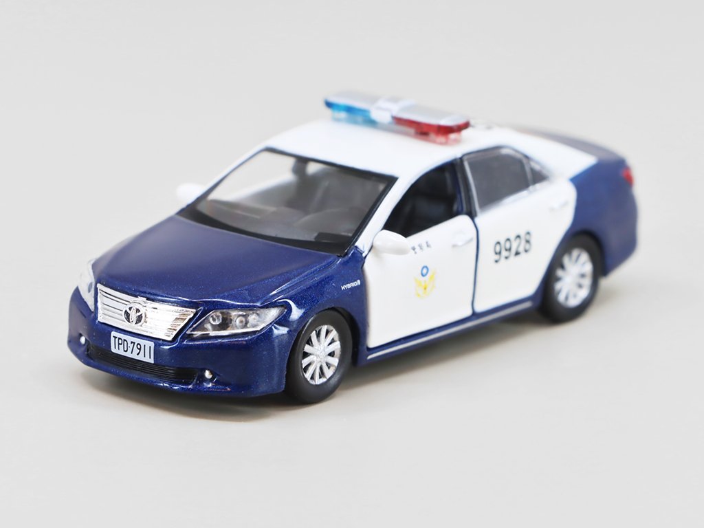 Toyota Camry Taiwan Police Bureau 2011 1:64 - Tiny Toys Toyota Camry 2011 Tchajwanský Policejní Úřad - sběratelský model 1/64