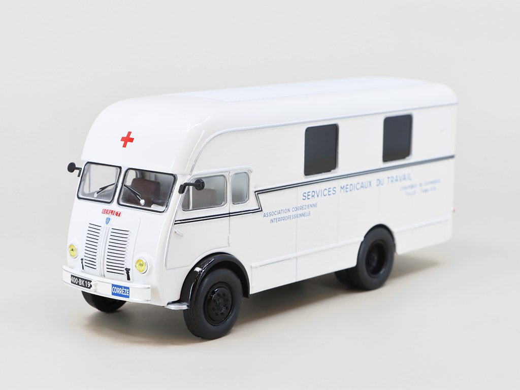 Berliet GLA 5 Truck Sanitka 1:43 - Hachette časopis s modelem Berliet GLA 5 Truck Ambulance - kovový model auta
