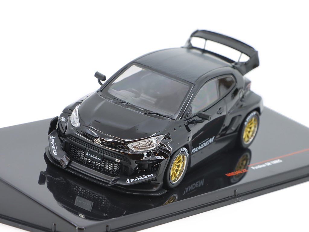 Toyota Pandem GR Yaris černá 1:43 - IXO Models Toyota Yaris Pandem Black - kovový model auta 1/43