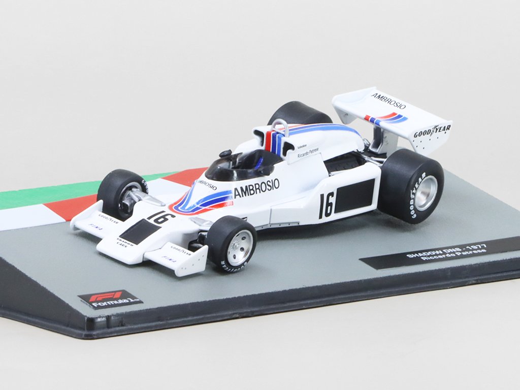 Shadow DN8 #16 R. Patrese 1977 1:43 - časopis s modelem Shadow DN 8 No. 16 - kovový model auta 1/43