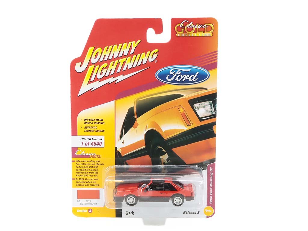Ford Mustang 5.0 1982 1:64 - Johnny Lightning Ford Mustang - sběratelský model autá 1/64