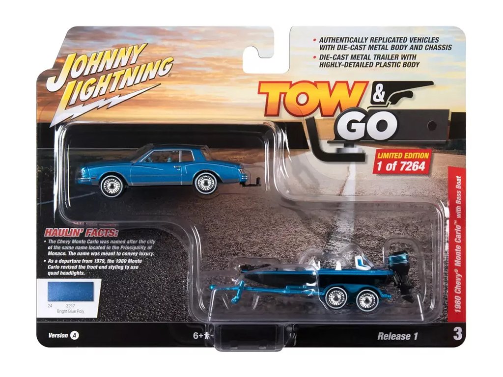 Chevy Monte Carlo s Bass Boat 1980 1:64 - Johnny Lightning Chevrolet Monte-Carlo with Bass Boat - sběratelský model autá 1/64