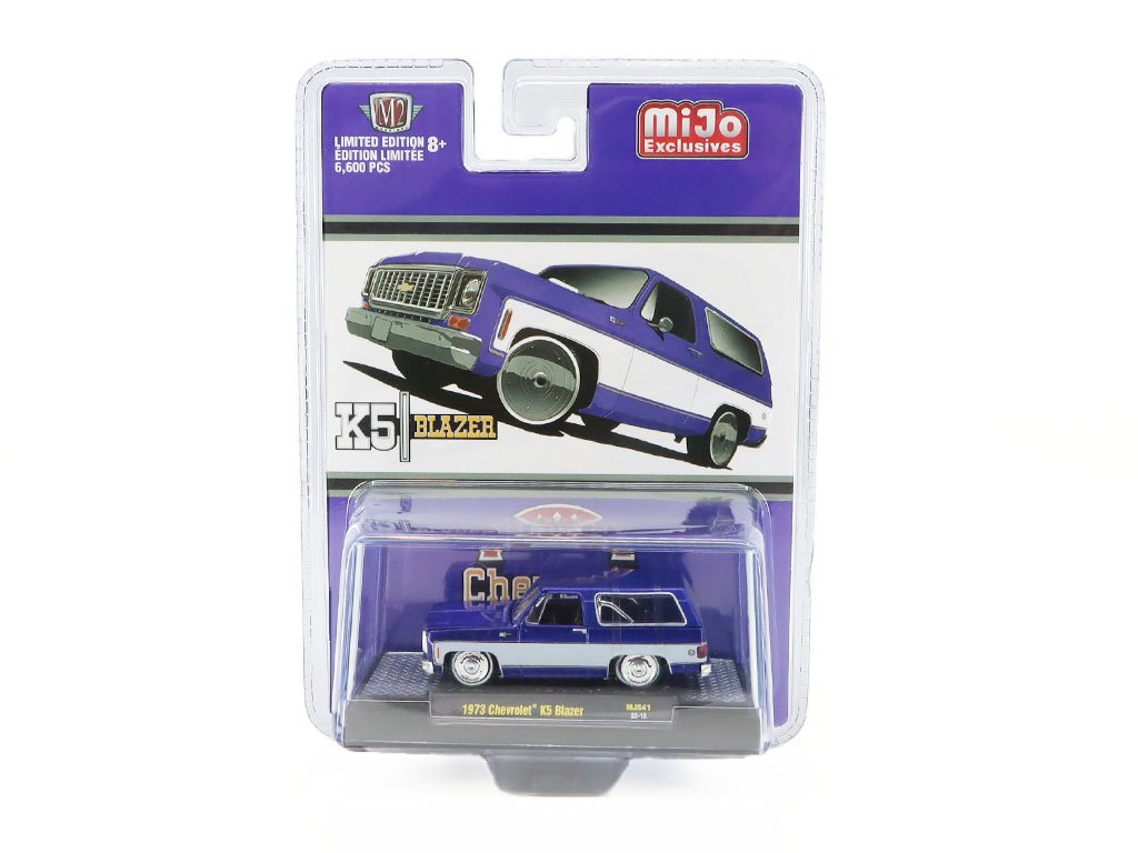 Chevrolet K5 Blazer 1973 modrá 1:64 - M2 Machines Chevrolet K 5 Blazer - kovový model auta 1/64