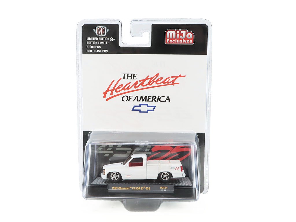 Chevrolet C1500 SS 454 1992 bílá 1:64 - M2 Machines Chevrolet C 1500 SS454 - kovový model auta 1/64