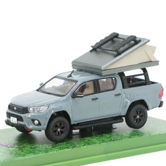 Toyota Hilux 1:64 šedá - TARMAC Models Toyota Hilux - kovový model auta 1/64