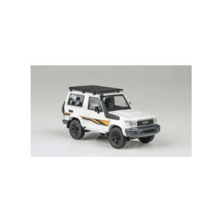 Toyota Land Cruiser LC71 2023 1:64 - PARAGON Models Toyota Land Cruiser 71 series 2023 LHD - kovový model auta 1/64
