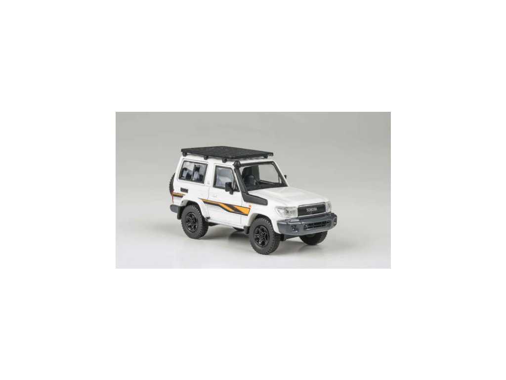 Toyota Land Cruiser LC71 2023 1:64 - PARAGON Models Toyota Land Cruiser 71 series 2023 LHD - kovový model auta 1/64