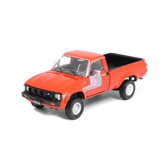 Toyota Hilux n60 Pick-Up 1980 oranžová RHD 1:64 - BM Creations Toyota Hilux N60 Pick Up 1980 - kovový model auta