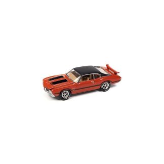 Oldsmobile 442 W-30 1967 oranžová 1:64 - Johnny Lightning Oldsmobile 442 W30 - sběratelský model autá 1/64